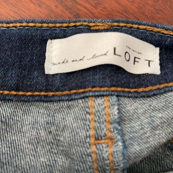 Loft. Jeans. Blue color . Size26 - Picture 4 of 5